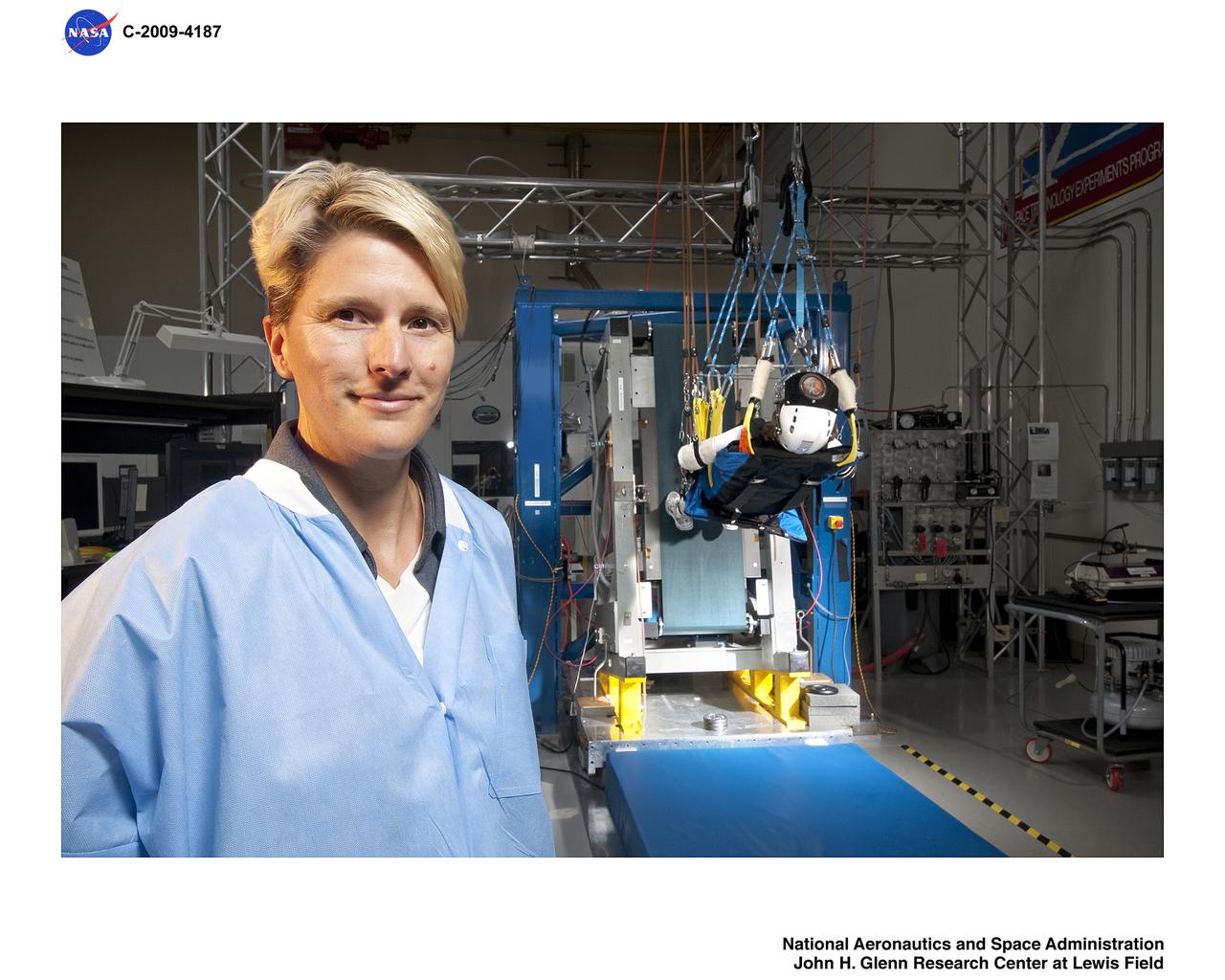 Enhanced Zero-gravity Locomotion Simulator, eZLS in the Lunar Configuration