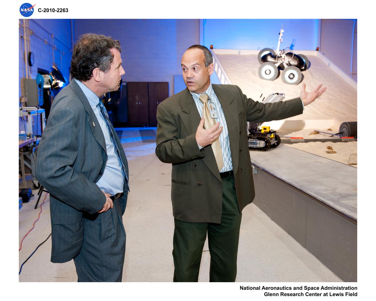 Visit to Glenn  Research Center by Ohio Senator Sherrod Brown