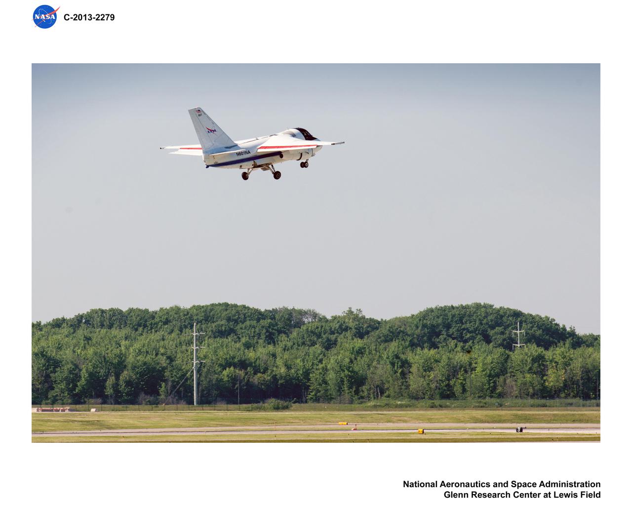 NASA, Lockheed Martin S-3B Viking Aircraft #N601NA, takes off from Cleveland Hopkins Airport, in support of the Unmanned Aircraft Communications Project