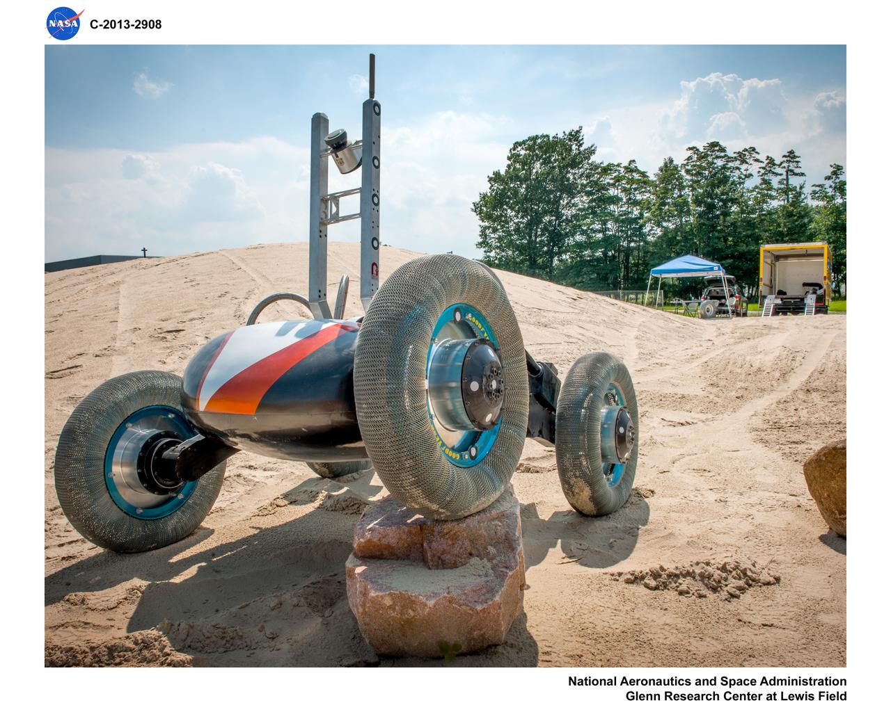 Photos of test hardware, Scarab Lunar Exploration Rover at the DUNE, outdoor Simulated Lunar Operations Laboratory, SLOPE