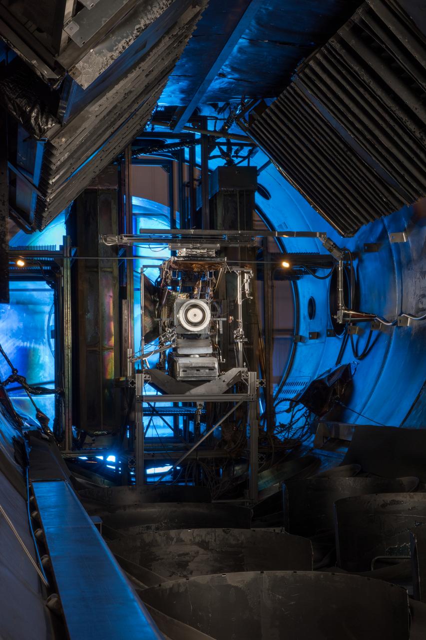 Hall Thruster in Tank 5