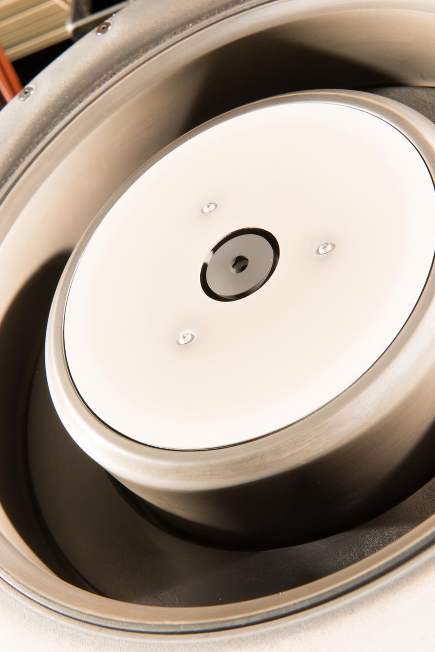 Hall Thruster in Tank 5