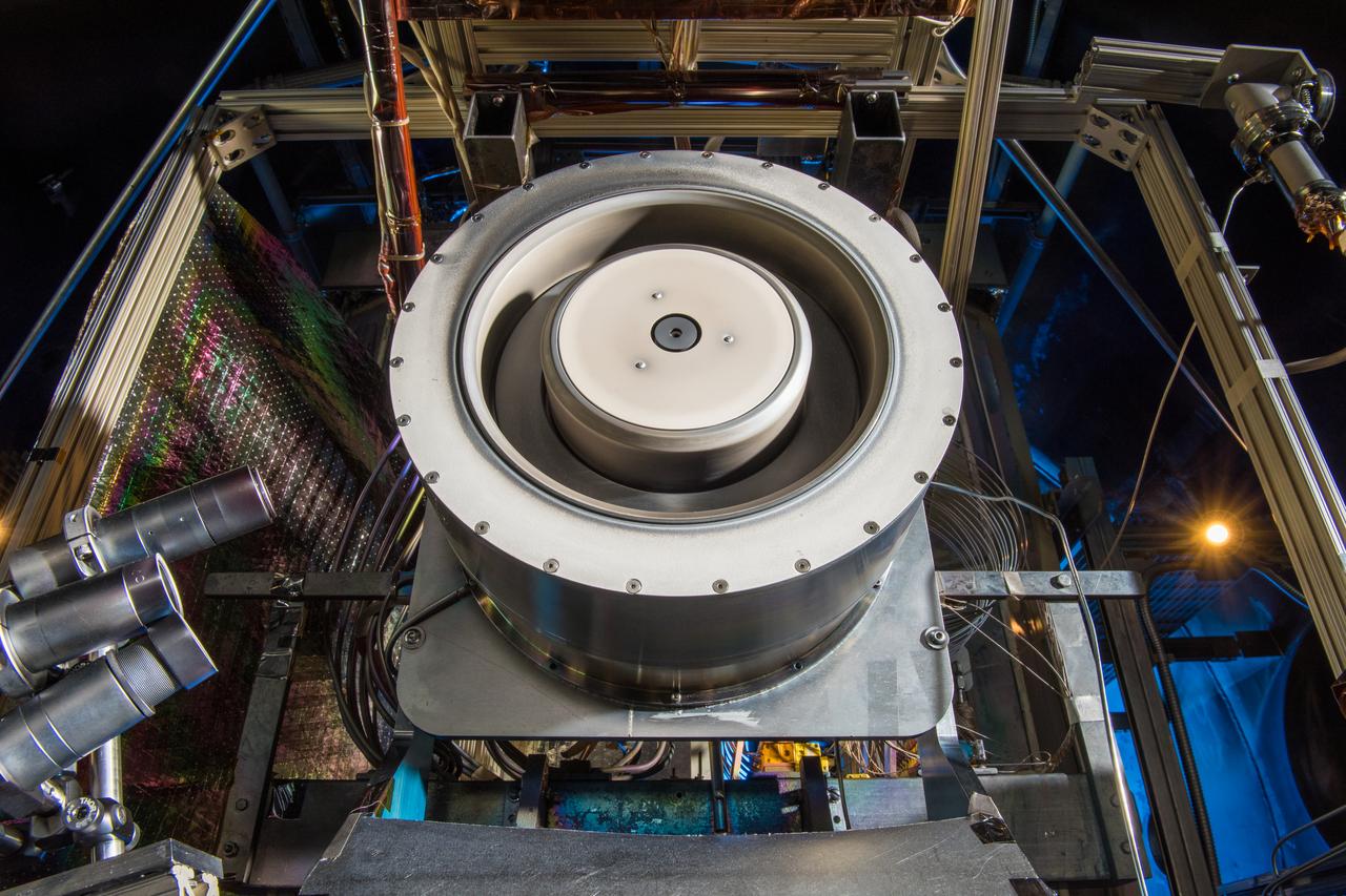 Hall Thruster in Tank 5