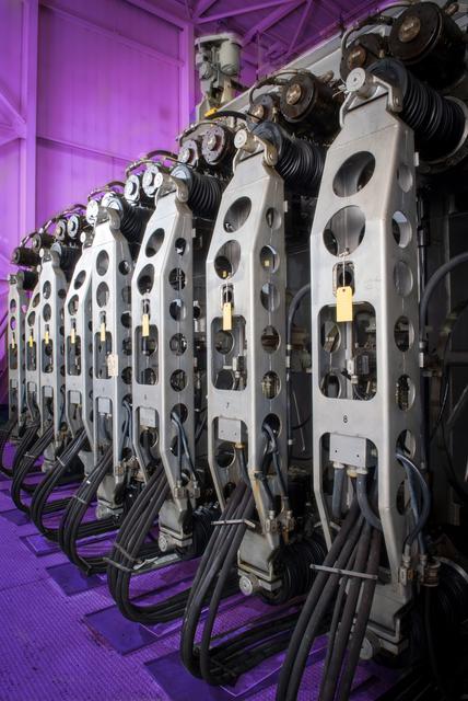 NASA image: 10' x 10' Supersonic Wind Tunnel Flexwall
