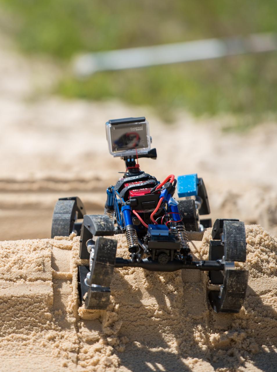 Toledo, Bowser and Scott High School Students, Mars and Moon Wheel, Engineering Design Project, Hardware Test on the Dunes