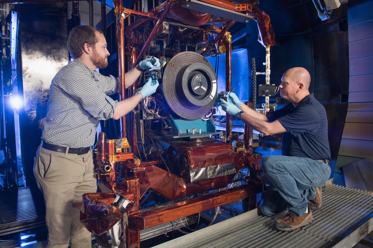 Advanced Electric Propulsion Systems Contract, Technology Demonstration Unit, TDU-3 Checkout Test Hardware Installed in Vacuum Facility 5, VF-5
