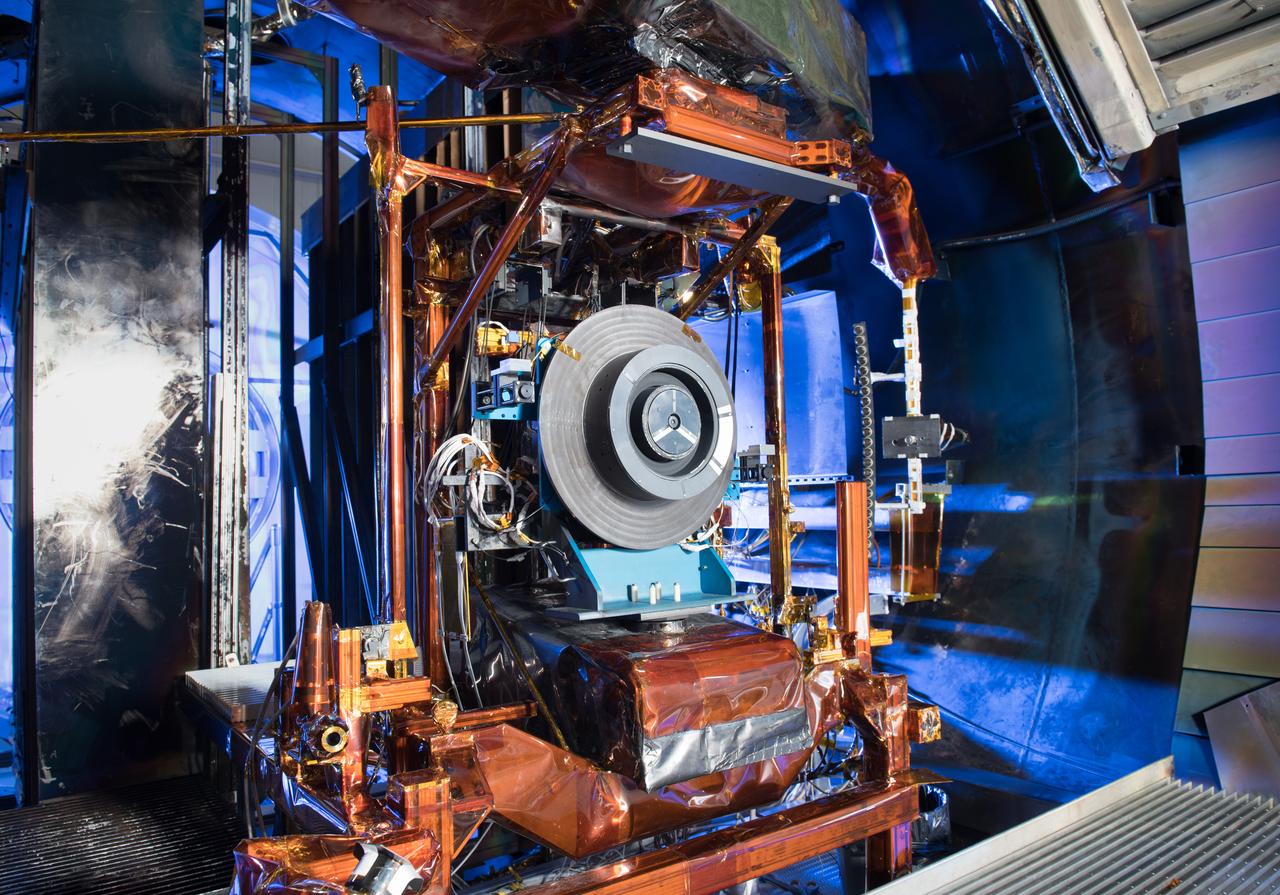 Advanced Electric Propulsion Systems Contract, Technology Demonstration Unit, TDU-3 Checkout Test Hardware Installed in Vacuum Facility 5, VF-5