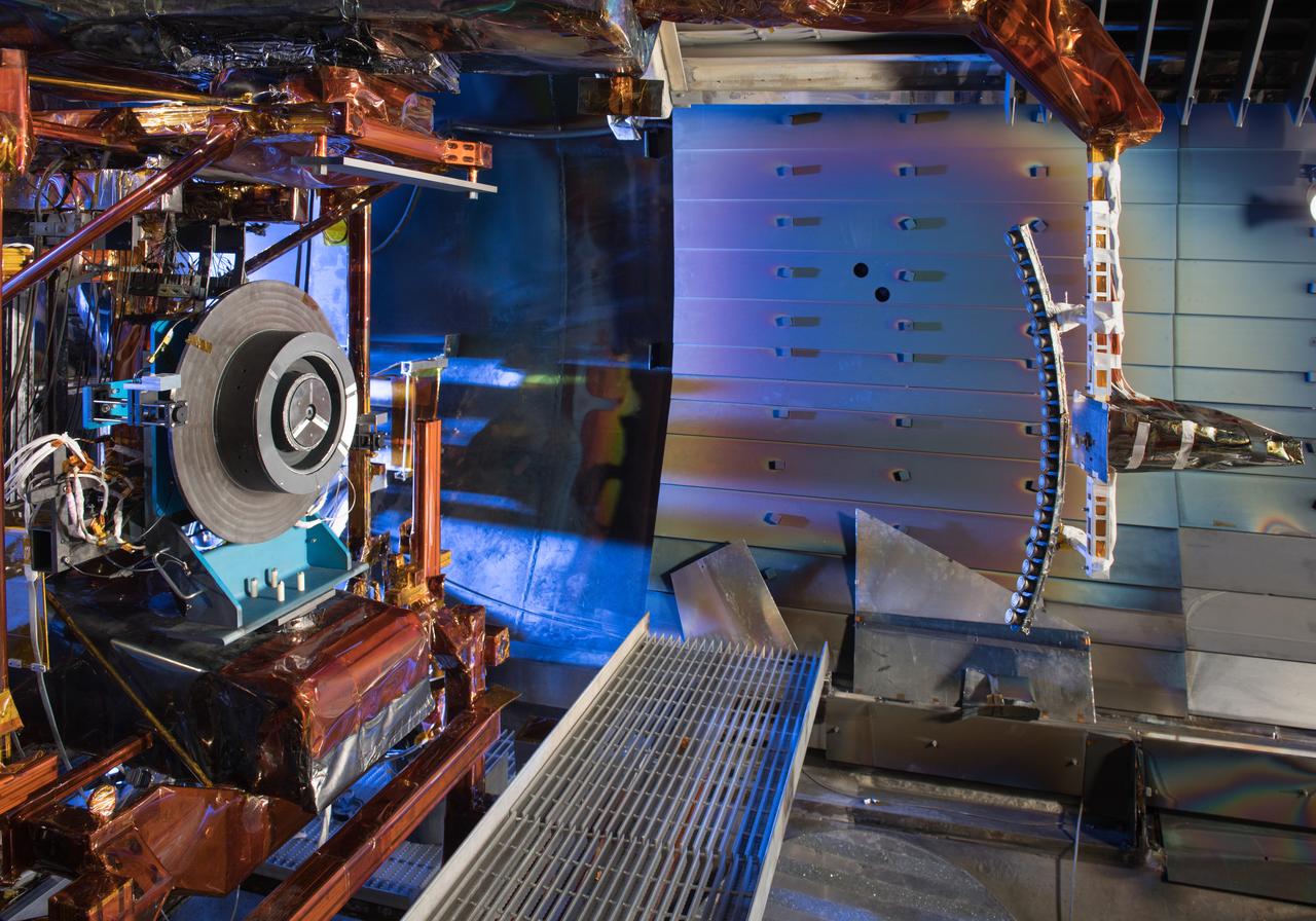 Advanced Electric Propulsion Systems Contract, Technology Demonstration Unit, TDU-3 Checkout Test Hardware Installed in Vacuum Facility 5, VF-5