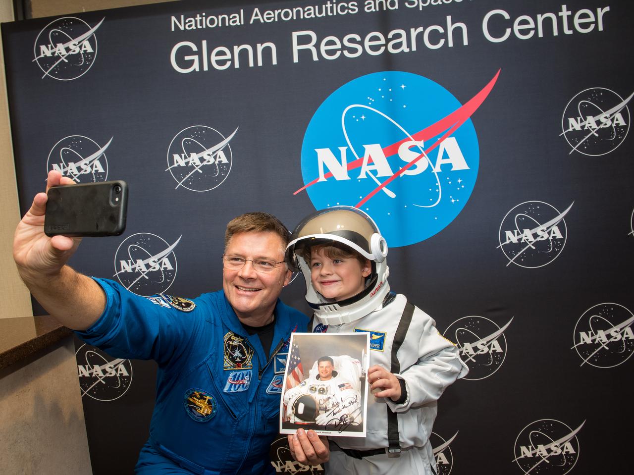 Orion Spacecraft Arrives in Ohio Aboard the Super Guppy at Mansfield Lahm Airport, Astronaut Douglas Wheelock