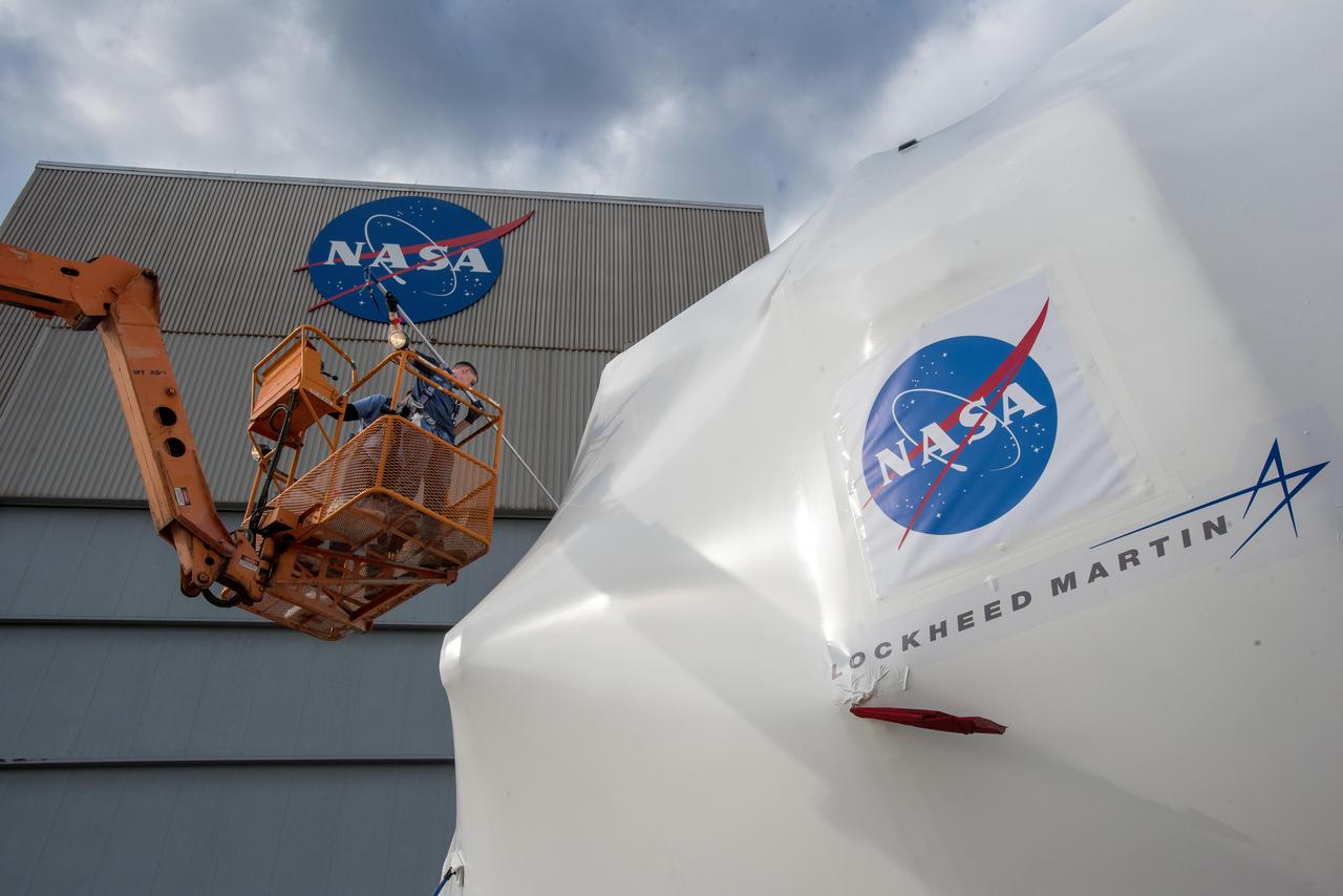 Orion - EM-1 - Artemis Spacecraft Arrival at Mansfield Lahm Airport, Transportation to Plum Brook Station and Installation in the Space Environment Complex, SEC Thermal Vacuum Chamber