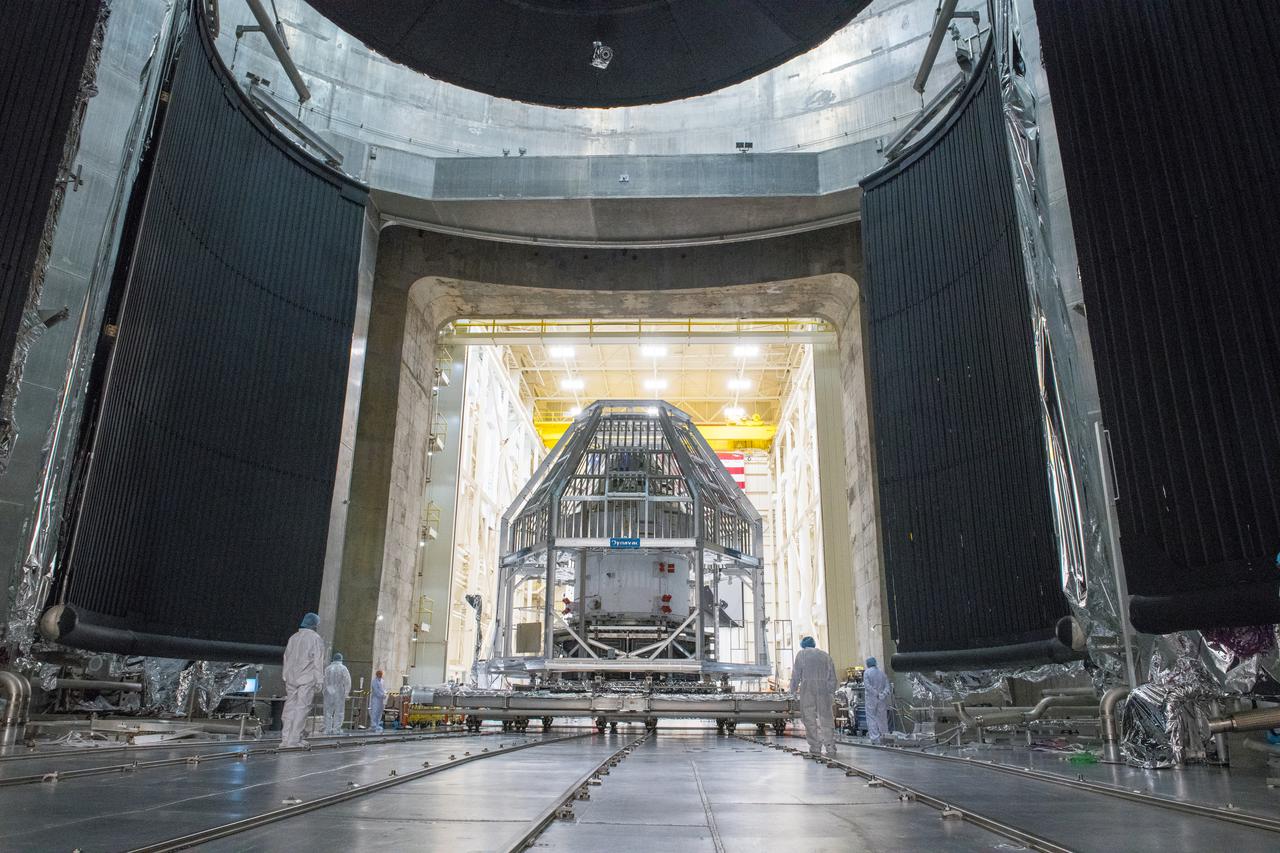 Orion - EM-1 - Artemis Spacecraft Installation in the Space Environment Complex, SEC Thermal Vacuum Chamber