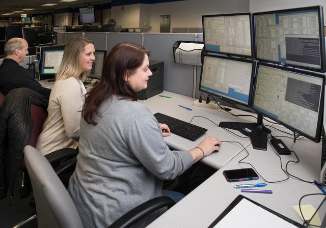 Testing of software with ground hardware for the Structue and Response of Spherical Diffusion Flames, s-Flame, experiment in the Telescience Support Center, TSC, also known as the Glenn ISS Payload Operations Center, GIPOC