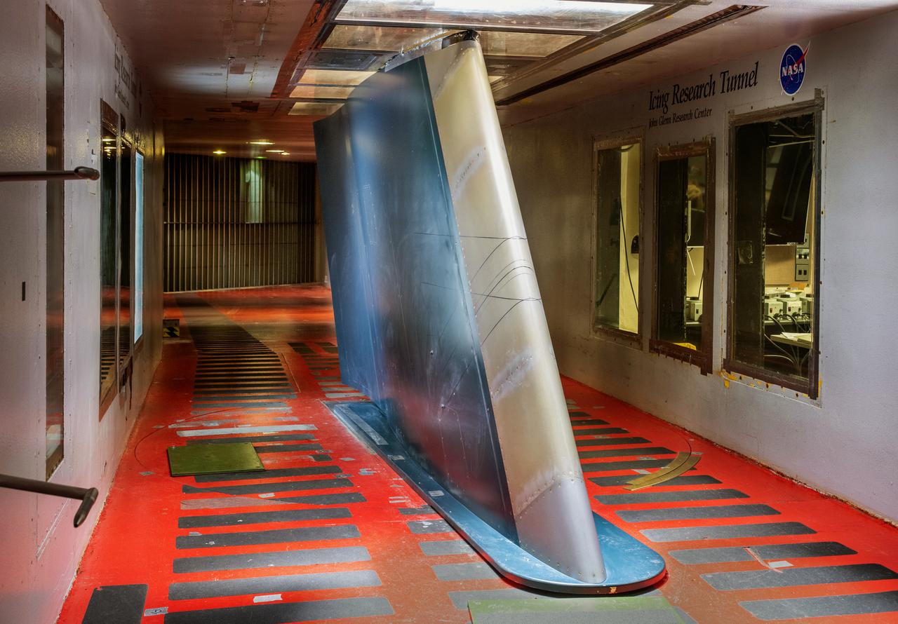 CRM Full Chord Installation and Test Documentation Photos, Icing Research Tunnel