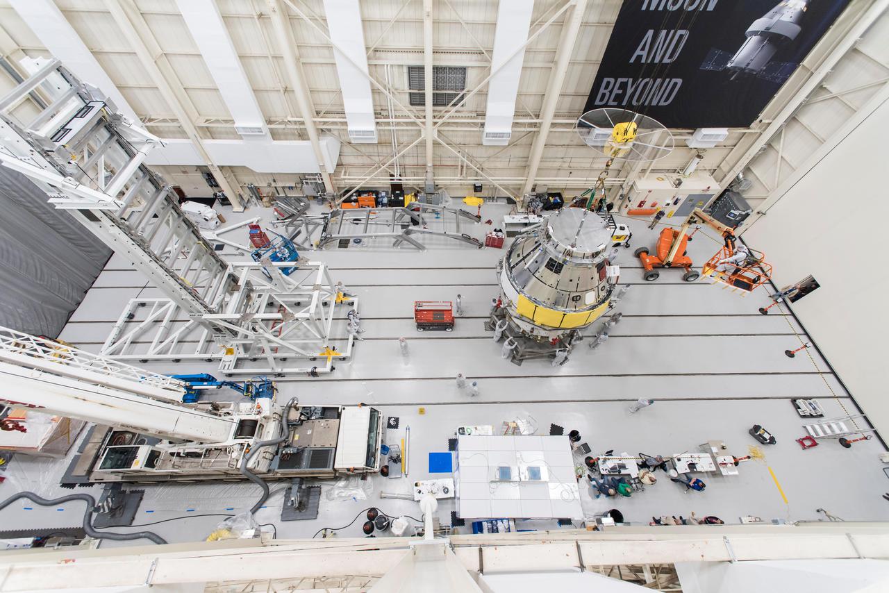 Orion - EM-1 - Artemis Spacecraft Departure at the Space Environments Complex, SEC Thermal Vacuum Chamber at the Neil A. Armstrong Test Facility, Transportation to Mansfield Lahm Airport