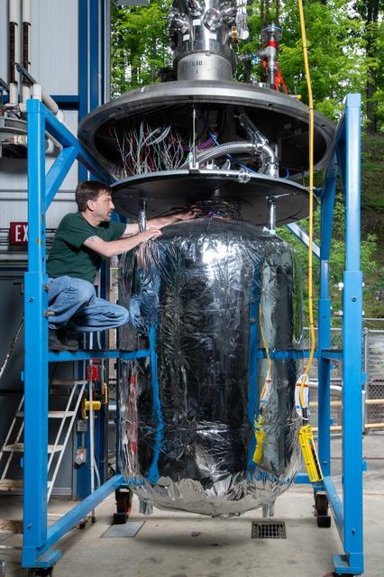 NASA image: Helping CryoFILL Turn Oxygen into Fuel