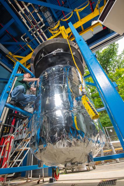 NASA image: Helping CryoFILL Turn Oxygen into Fuel