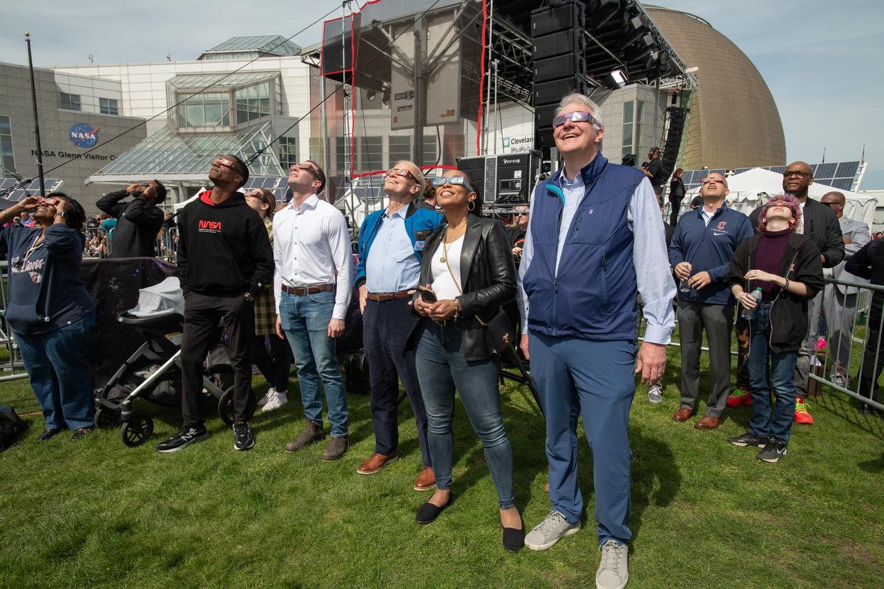 Cleveland Mayor Justin Bibb, Represenative Max Miller, Administrator Bill Nelson, Representative Shontel Brown, and Cuyahoga County Executive Chris Ronayne view the eclipse together. NASA Glenn Research Center and the Great Lakes Science Center hosted a three-day celestial celebration in downtown Cleveland, OH. This free, outdoor, family-friendly science and arts festival will feature free concerts, performances, speakers, and hands-on science activities with community partners. A total solar eclipse swept across a narrow portion of the North American continent from Mexico’s Pacific coast to the Atlantic coast of Newfoundland, Canada. A partial solar eclipse was visible across the entire North American continent along with parts of Central America and Europe. 