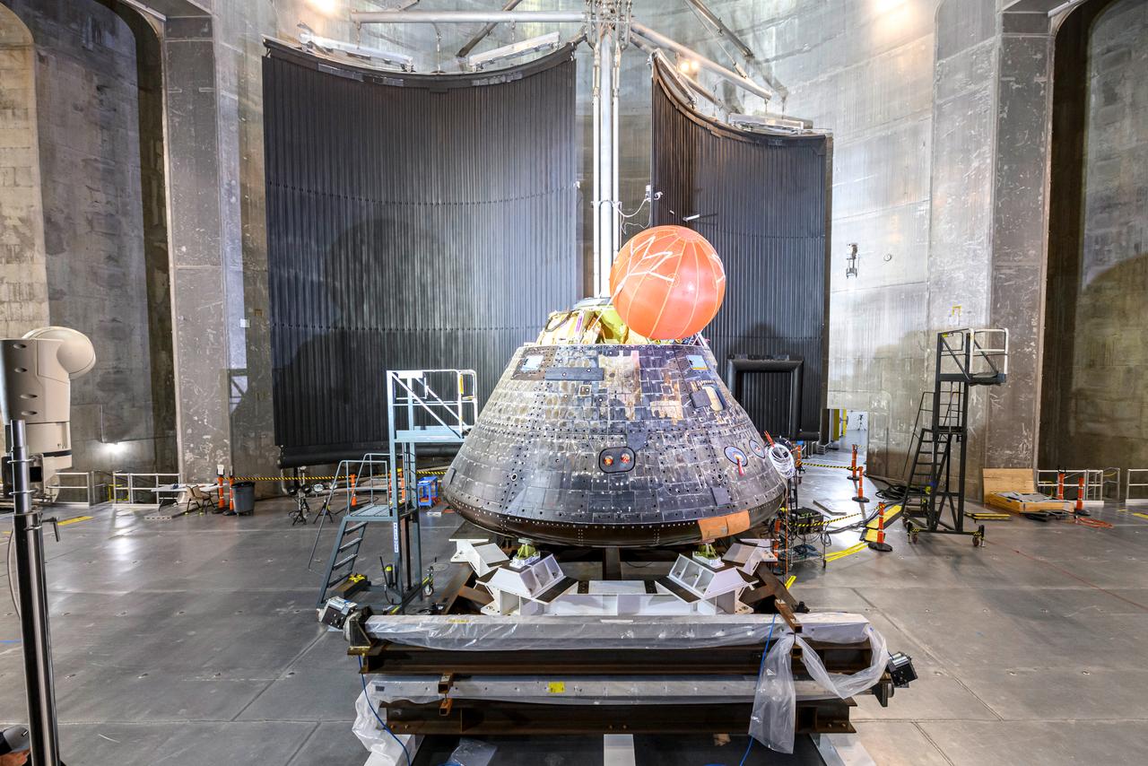The Orion Crew Module, also known as the Orion Environmental Test Article (ETA), returned to NASA’s Neil Armstrong Test Facility in Sandusky, Ohio, in January 2024 and completed an 11-month test campaign necessary for the safety and success of Artemis II. In November 2024, experts completed the Crew Module Uprighting System Test, which is the system of five airbags on top of the capsule that inflate upon splashdown. Photo Credit: (NASA/Jordan Salkin and Quentin Schwinn)