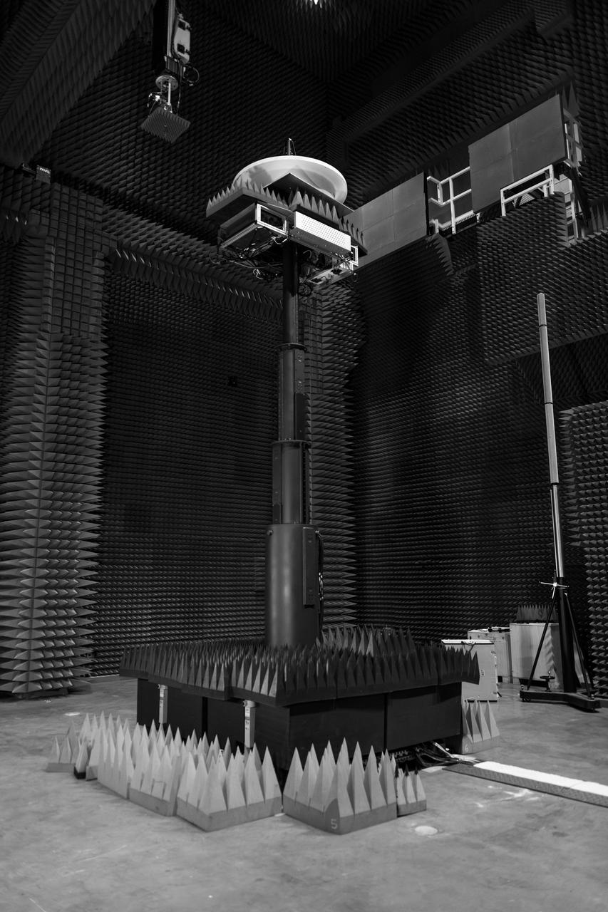 NASA’s Beaming Energy for Air Mobility team successfully completed a first-of-its-kind power beaming test at NASA Glenn on June 4, 2025. Later this year, the tested transmitter will be used in a demonstration to wirelessly transmit power using microwaves to a custom power receiver — a step toward gap-filling technology that could one day deliver power on the surface of the Moon or Mars.