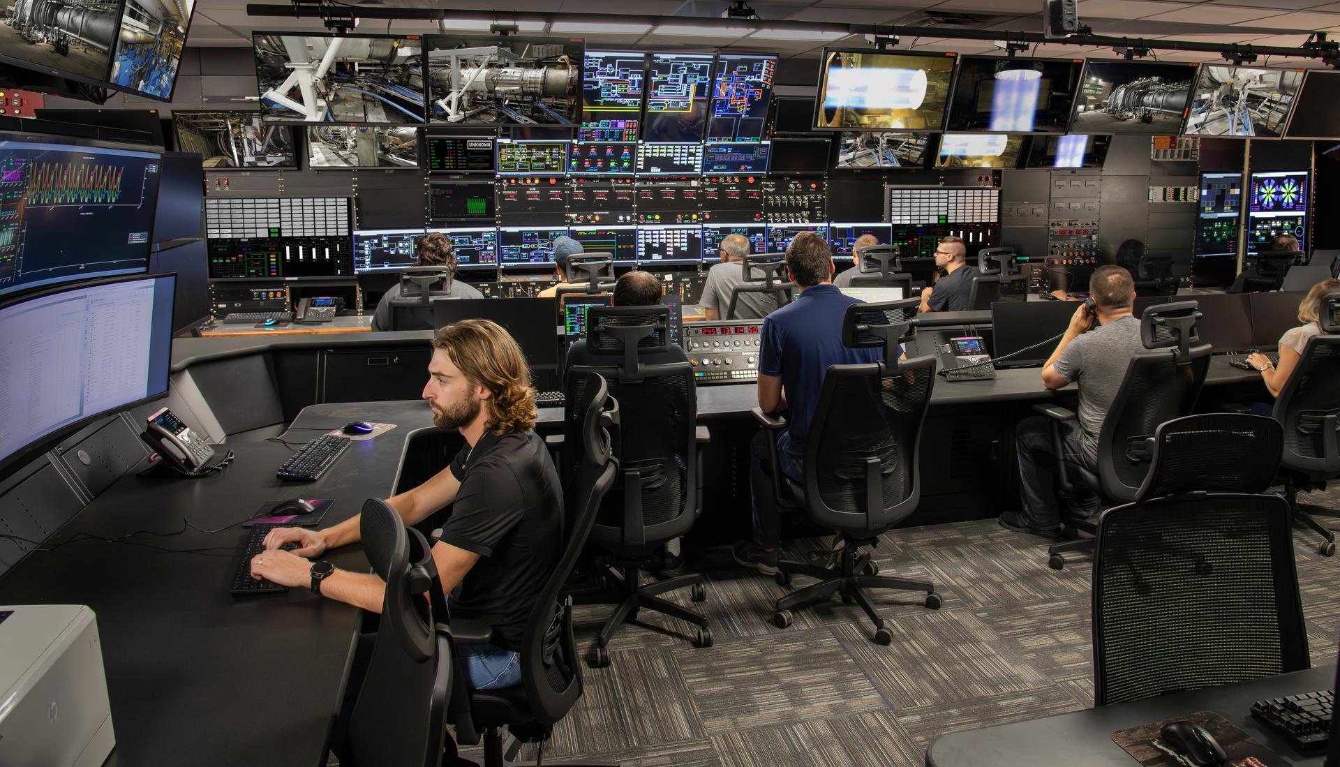 The NASA Glenn's Propulsion System Lab (PSL) recently remodeled control room.  This is where jet and rocket engines are tested at GRC.  This remodeled control room offers better test monitoring and work stations for test engineers and technicians.