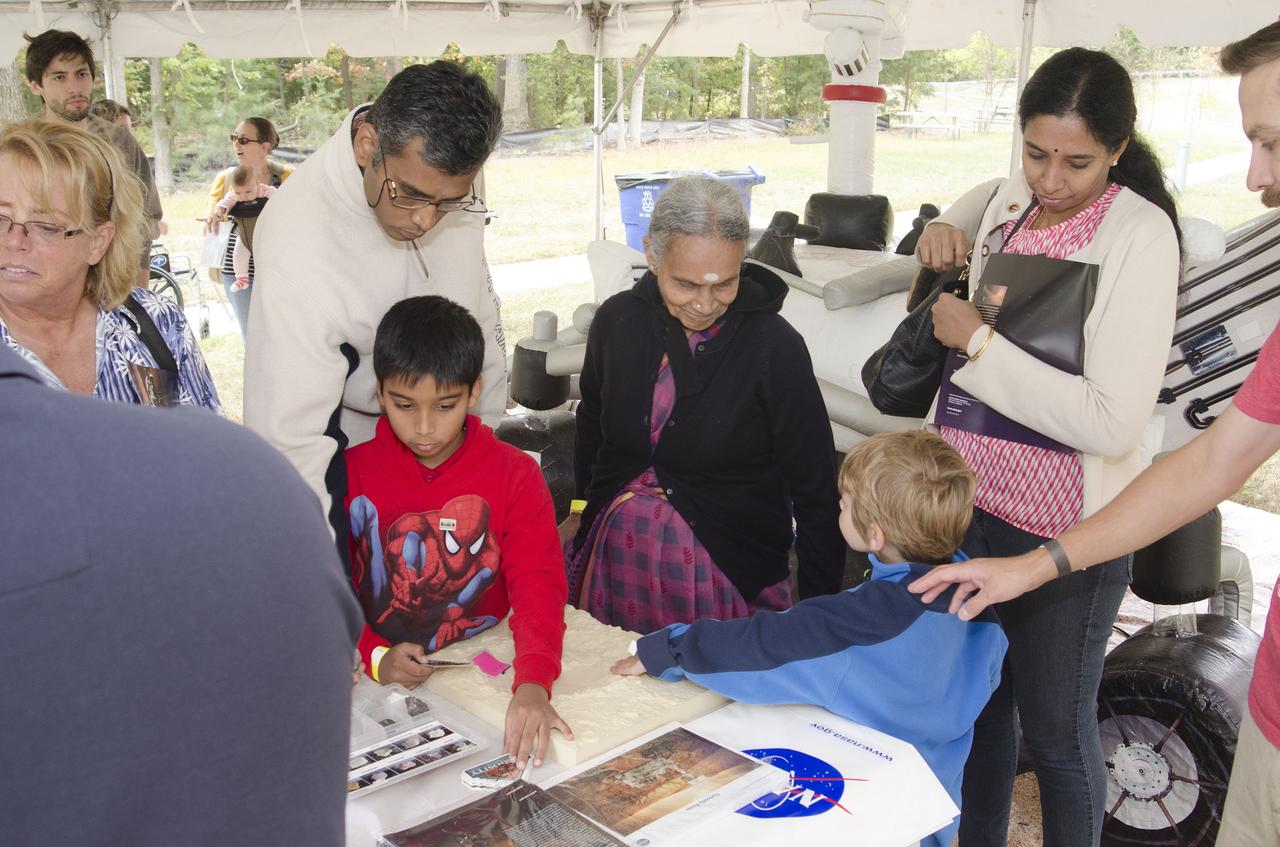 Explore@NASAGoddard celebrates the 25th anniversary of the launch of the Hubble Space Telescope. All areas of Goddard’s research – Earth science, heliophysics, planetary science, astrophysics, and engineering and technology – will be presented, as each discipline plays a critical part in NASA's ongoing journey to reach new heights.