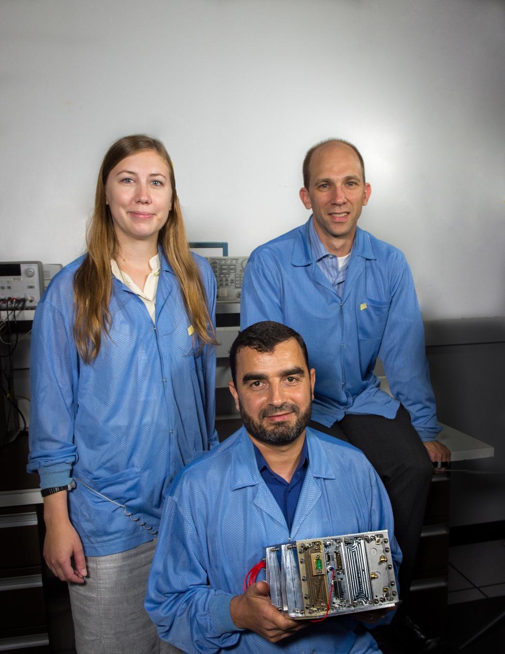 Cutting Edge magazine - NavCube - Jennifer Donaldson, Monther Hasouneh, Dave Petrick.