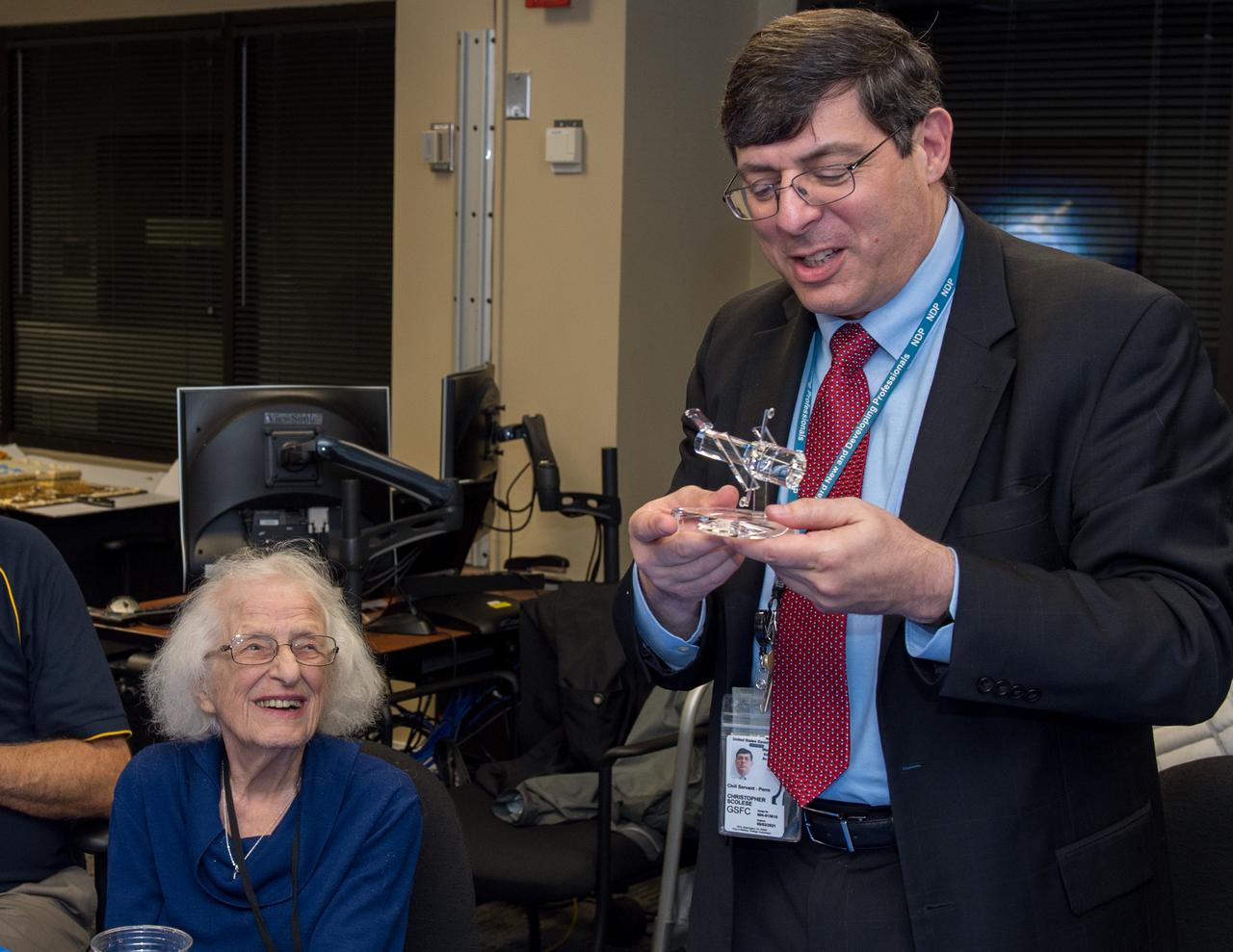 Dr. Nancy Grace Roman visits James Webb Space Telescope (JWST) and the Hubble Project Team. Center Director Chris Scolese
