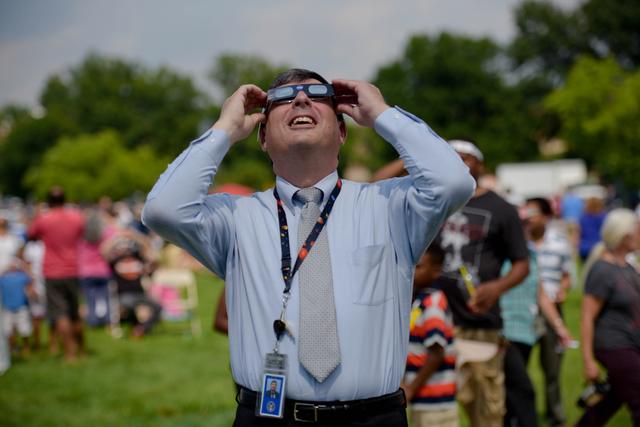 NASA image: Solar Eclipse viewing at the Goddard Space Flight Center Mall