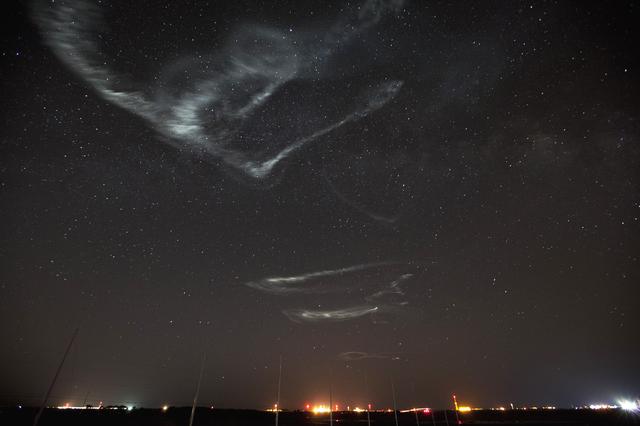 NASA image: NASA rocket to display artificial clouds in space