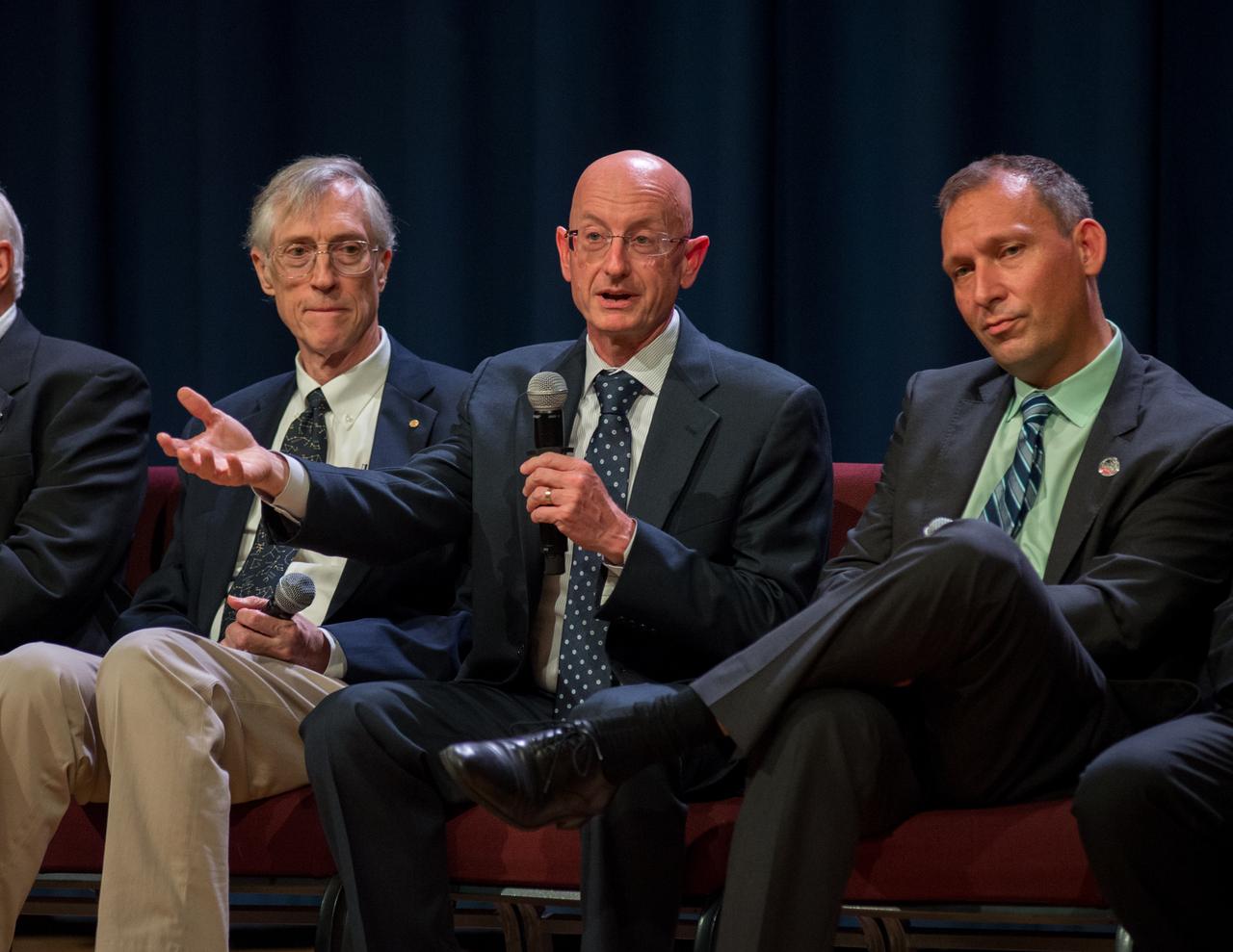 Goddard employees were invited to a town hall with NASA Administrator Charlie Bolden, Associate Administrator for the NASA Science Mission Directorate Thomas Zurbuchen and Goddard Center Director Chris Scolese, Nov. 2, at 11:30 a.m. in the Hinners Auditorium in Building 8.  Bolden thanked the James Webb Space Telescope team at Goddard as well as our international and corporate partners for their exceptional support.   Credit: NASA/Goddard 