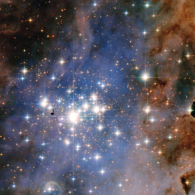NASA image: Hubble Unveils a Tapestry of Dazzling Diamond-like Stars