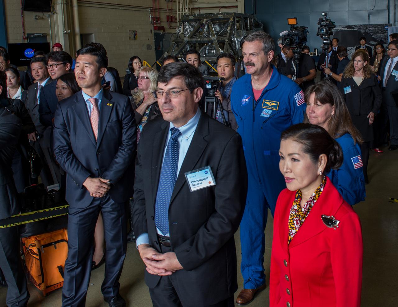 As part of her visit to the United States, President Park Geun-hye of South Korea visited NASA’s Goddard Space Flight Center in Greenbelt, Md. On Oct. 14, 2015. The visit offered an opportunity to celebrate past collaborative efforts between the American and South Korean space programs along with presentations on current projects and programs underway at Goddard.  Credit: NASA/Goddard/Bill Hrybyk  <b><a href="http://www.nasa.gov/audience/formedia/features/MP_Photo_Guidelines.html" rel="nofollow">NASA image use policy.</a></b>  <b><a href="http://www.nasa.gov/centers/goddard/home/index.html" rel="nofollow">NASA Goddard Space Flight Center</a></b> enables NASA’s mission through four scientific endeavors: Earth Science, Heliophysics, Solar System Exploration, and Astrophysics. Goddard plays a leading role in NASA’s accomplishments by contributing compelling scientific knowledge to advance the Agency’s mission.  <b>Follow us on <a href="http://twitter.com/NASAGoddardPix" rel="nofollow">Twitter</a></b>  <b>Like us on <a href="http://www.facebook.com/pages/Greenbelt-MD/NASA-Goddard/395013845897?ref=tsd" rel="nofollow">Facebook</a></b>  <b>Find us on <a href="http://instagrid.me/nasagoddard/?vm=grid" rel="nofollow">Instagram</a></b>    