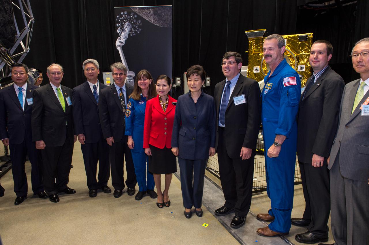 As part of her visit to the United States, President Park Geun-hye of South Korea visited NASA’s Goddard Space Flight Center in Greenbelt, Md. On Oct. 14, 2015. The visit offered an opportunity to celebrate past collaborative efforts between the American and South Korean space programs along with presentations on current projects and programs underway at Goddard.  Credit: NASA/Goddard/Bill Hrybyk  <b><a href="http://www.nasa.gov/audience/formedia/features/MP_Photo_Guidelines.html" rel="nofollow">NASA image use policy.</a></b>  <b><a href="http://www.nasa.gov/centers/goddard/home/index.html" rel="nofollow">NASA Goddard Space Flight Center</a></b> enables NASA’s mission through four scientific endeavors: Earth Science, Heliophysics, Solar System Exploration, and Astrophysics. Goddard plays a leading role in NASA’s accomplishments by contributing compelling scientific knowledge to advance the Agency’s mission.  <b>Follow us on <a href="http://twitter.com/NASAGoddardPix" rel="nofollow">Twitter</a></b>  <b>Like us on <a href="http://www.facebook.com/pages/Greenbelt-MD/NASA-Goddard/395013845897?ref=tsd" rel="nofollow">Facebook</a></b>  <b>Find us on <a href="http://instagrid.me/nasagoddard/?vm=grid" rel="nofollow">Instagram</a></b>    