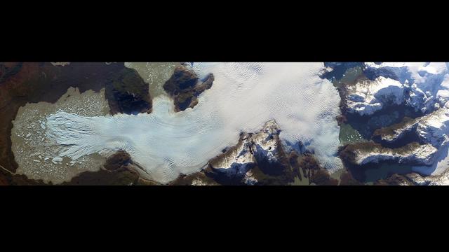 Every day of every year, NASA satellites provide useful data about our home planet, and along the way, some beautiful images as well. This video includes satellite images of Earth in 2014 from NASA and its partners as well as photos and a time lapse video from the International Space Station. We’ve also included a range of data visualizations, model runs, and a conceptual animation that were produced in 2014 (but in some cases might have been utilizing data from earlier years.) Credit: NASA's Goddard Space Flight Center <b><a href="http://www.nasa.gov/audience/formedia/features/MP_Photo_Guidelines.html" rel="nofollow">NASA image use policy.</a></b> <b><a href="http://www.nasa.gov/centers/goddard/home/index.html" rel="nofollow">NASA Goddard Space Flight Center</a></b> enables NASA’s mission through four scientific endeavors: Earth Science, Heliophysics, Solar System Exploration, and Astrophysics. Goddard plays a leading role in NASA’s accomplishments by contributing compelling scientific knowledge to advance the Agency’s mission. <b>Follow us on <a href="http://twitter.com/NASAGoddardPix" rel="nofollow">Twitter</a></b> <b>Like us on <a href="http://www.facebook.com/pages/Greenbelt-MD/NASA-Goddard/395013845897?ref=tsd" rel="nofollow">Facebook</a></b> <b>Find us on <a href="http://instagrid.me/nasagoddard/?vm=grid" rel="nofollow">Instagram</a></b>