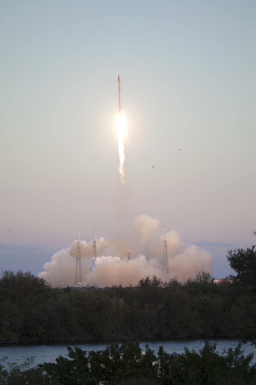 KSC-2015-1341 (02/11/2015) --- The SpaceX Falcon 9 rocket carrying NOAA’s Deep Space Climate Observatory spacecraft, or DSCOVR, lifts off from Space Launch Complex 40 at Cape Canaveral Air Force Station in Florida. Liftoff occurred at 6:03 p.m. EST. DSCOVR is a partnership between NOAA, NASA and the U.S. Air Force, and will maintain the nation's real-time solar wind monitoring capabilities. To learn more about DSCOVR, visit <a href="http://www.nesdis.noaa.gov/DSCOVR" rel="nofollow">www.nesdis.noaa.gov/DSCOVR</a>. Photo credit: NASA/Ben Smegelsky