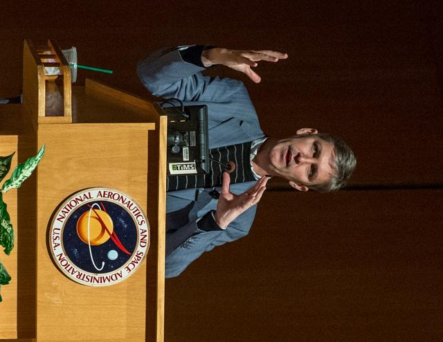 NASA image: Author Steven Johnson, How We Got to Now, Innovative Initiatives workshop, Innovative Technology Partnerships Office (IPTO)