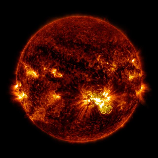 NASA image: Giant Sunspot Erupts on October 24, 2014
