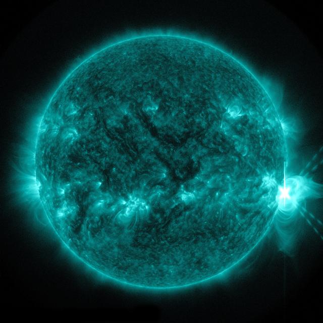 NASA image: X-class Flare Erupts from Sun on April 24