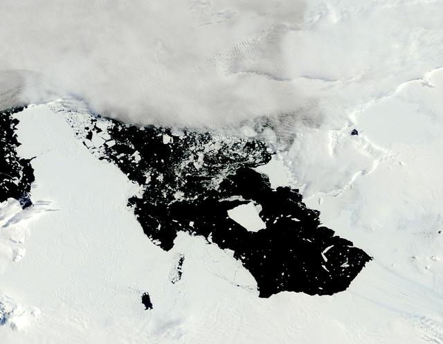 NASA image: Iceberg from Pine Island Glacier, Antarctica