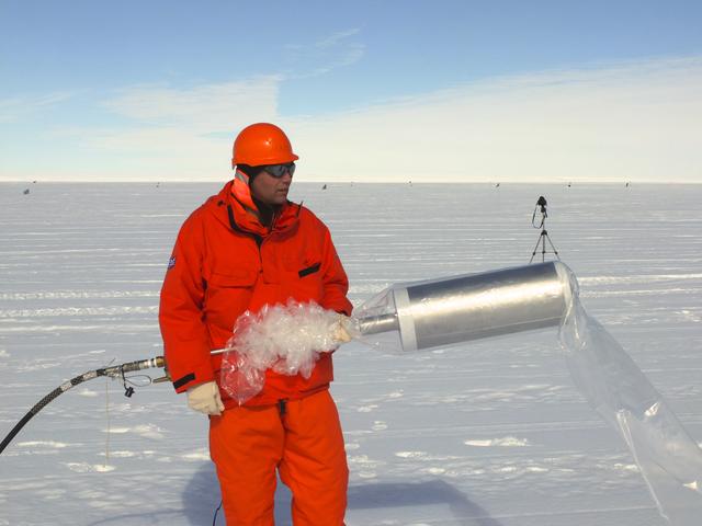 NASA image: NASA’s BARREL Mission Launches 20 Balloons