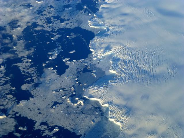 NASA image: Edge of Ice Shelf