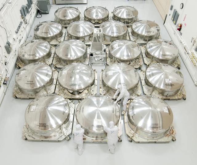 NASA image: Yes, the James Webb Space Telescope Mirrors 'Can'