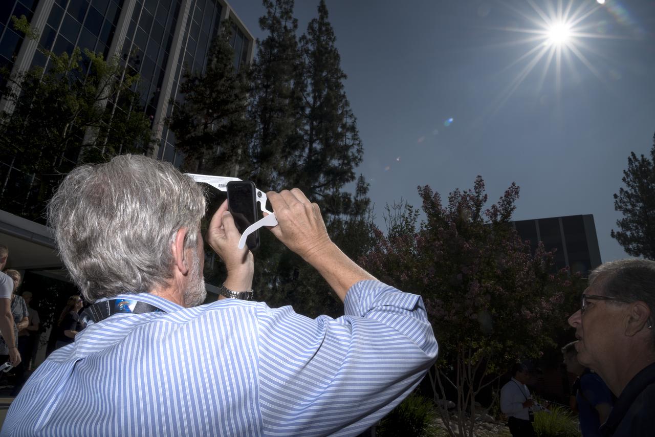 work order 153425 Solar Eclipse at JPL  21 Aug, 2017 Jim Graf photog: Dutch Slager