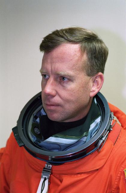 NASA image: STS-104 crew trains in building 5