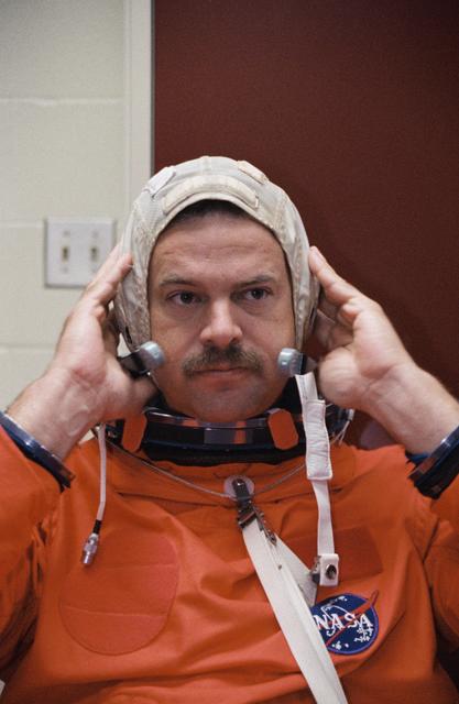 NASA image: STS-109 Bailout Training