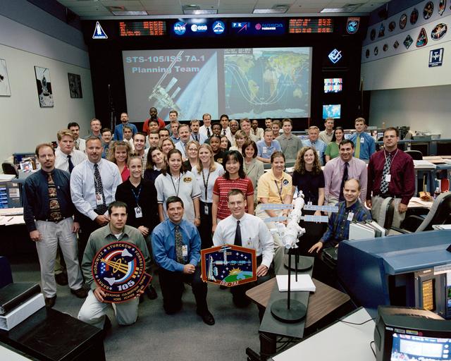 NASA image: ISS 7A.1 Flight Control Team Photo in BFCR