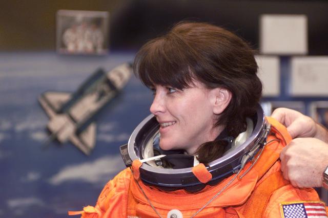 JSC2001-E-06419 (27 February 2001) --- Astronaut Janet L. Kavandi, mission specialist, during mission training at the Johnson Space Center’s Systems Integration Facility. The STS-104 mission to the International Space Station (ISS) represents the Space Shuttle Atlantis’ first flight using a new engine and is targeted for a liftoff no earlier than June 14, 2001.