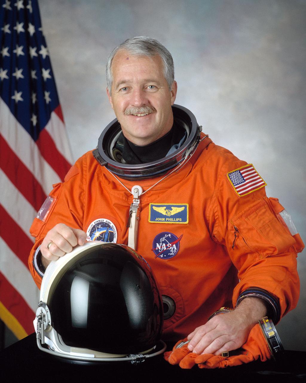 JSC2002-00859 (2 Feb. 2001) --- Astronaut John L. Phillips, mission specialist
