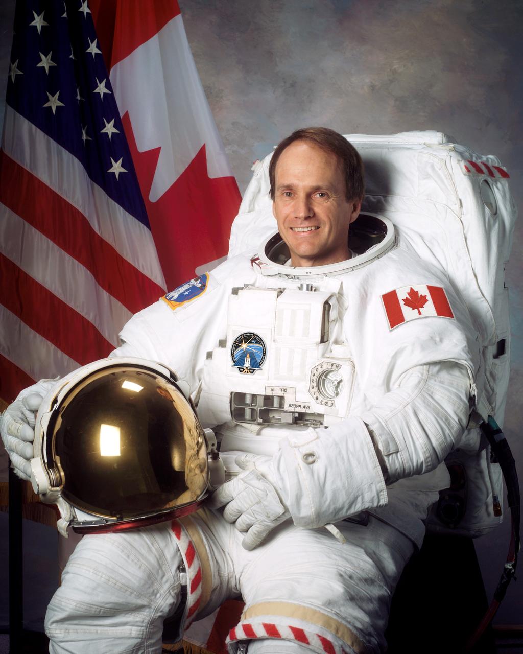 JSC2002-E-43795 (11 Sept. 2002) --- Astronaut Steven G. MacLean, mission specialist representing the Canadian Space Agency.