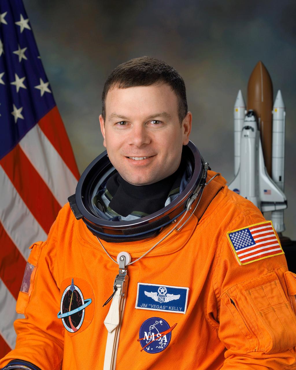 JSC2005-E-05187 (28 Jan. 2005) --- Astronaut James M. Kelly, pilot